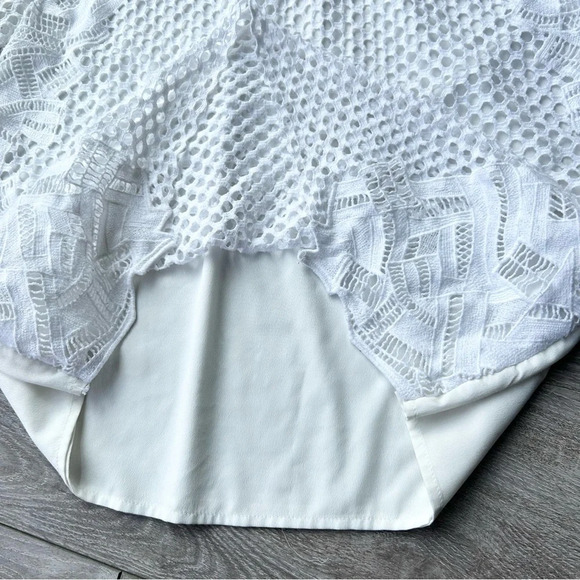 Trouve White White Mesh CROCHET OVERLAY Blouse - Picture 10 of 16